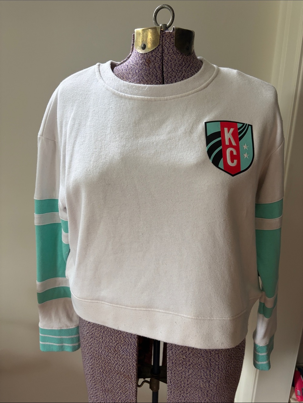KC Current White & Teal Crewneck Crop Sweater